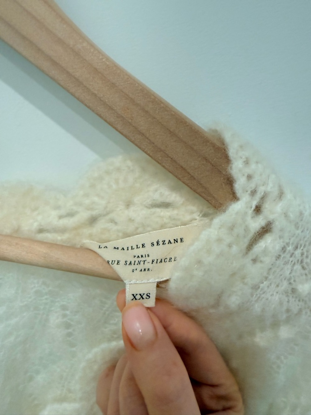 Sezane Cream Scallop Cable-Knit V-Neck Sweater - Picture 4 of 5